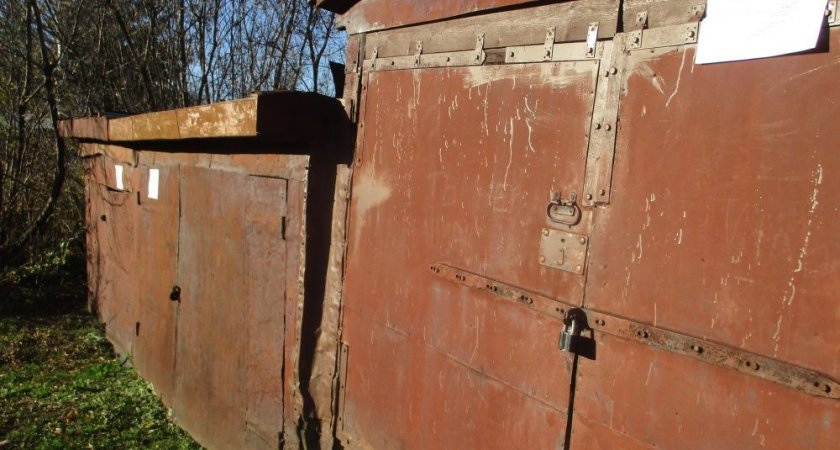 Кировчан просят снести незаконно установленные гаражи