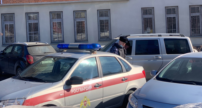 В Кирове задержали двух человек, объявленных в розыск