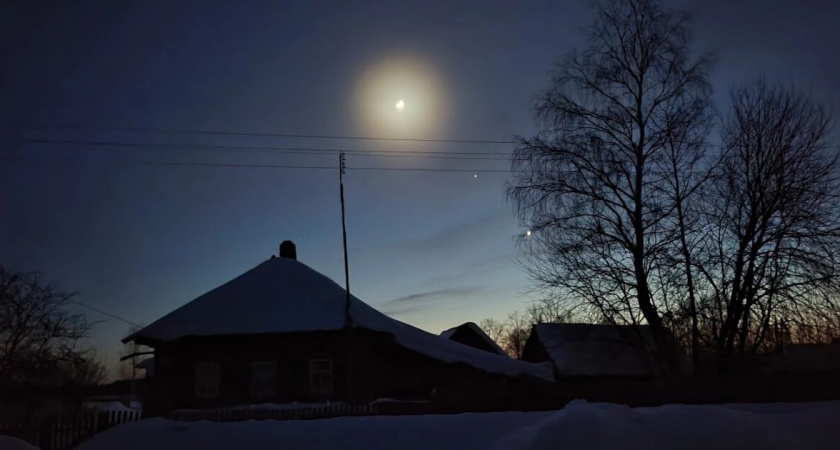 Жители Кирова стали свидетелями необычного явления