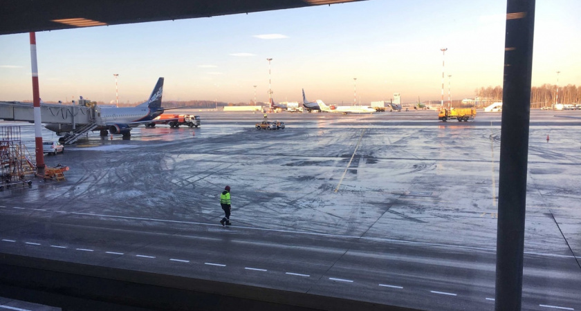 СМИ: над Санкт-Петербургом закрыто воздушное пространство