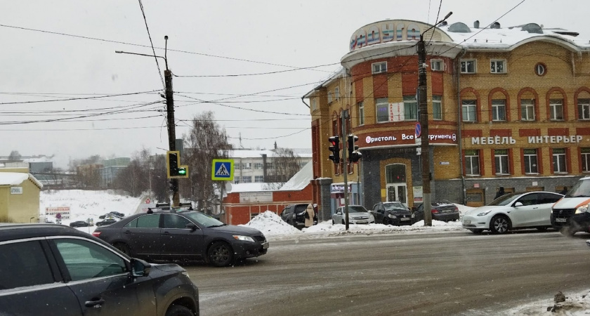 С 1 марта в России меняются правила проезда перекрестков с круговым движением