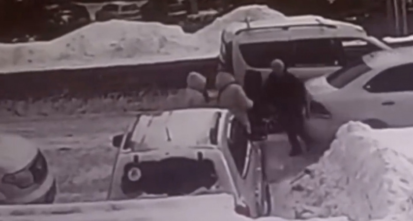 В Кирове водитель сбил женщину и скрылся: разыскиваются очевидцы ДТП