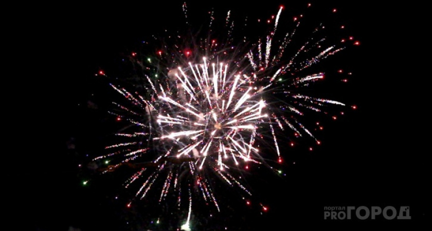 В Кирове отменили праздничный салют у ТРЦ "Макси"