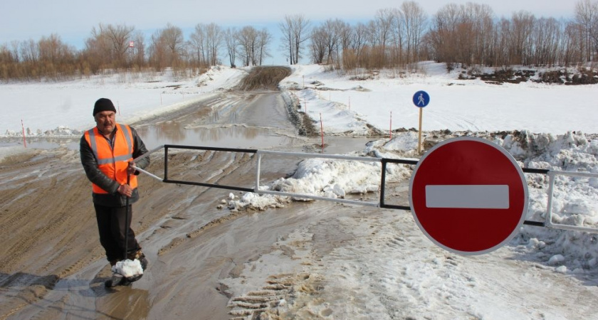 В Кировской области начали закрывать ледовые переправы 
