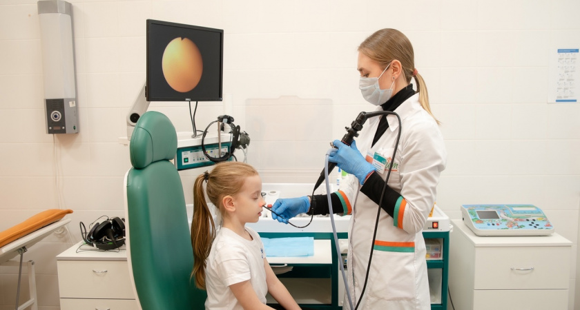 Эндоскопический осмотр наружного уха, полости носа и гортани у детей в "Неболейке"⠀