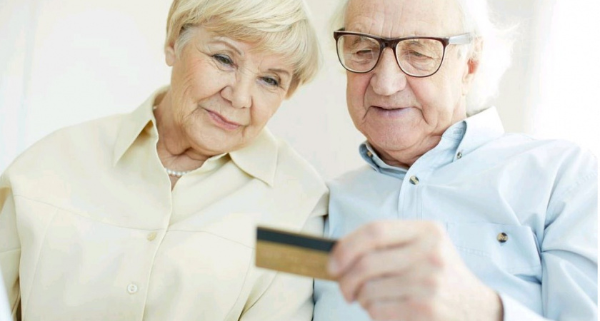 Пенсия в плюсе: почему выгодно получать пенсию на счёт в банке