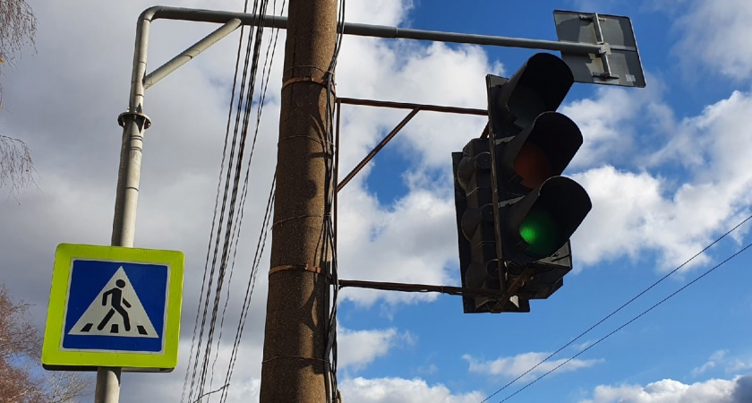 На перекрестке Октябрьского проспекта и Карла Маркса на полдня отключат светофор