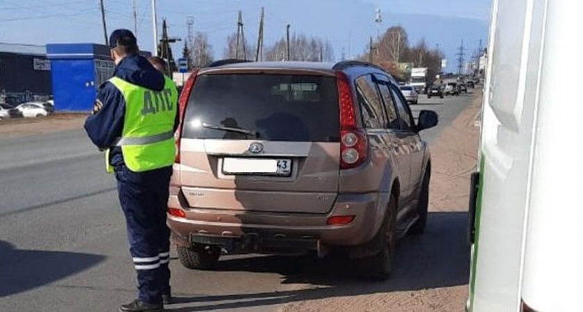 У двух жителей Кирово-Чепецка арестовали машины