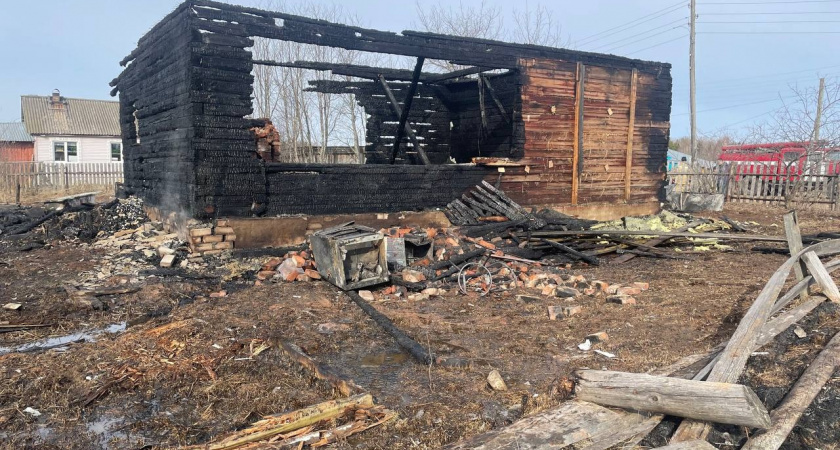  Тела мужчины и женщины нашли на месте пожара в Кировской области