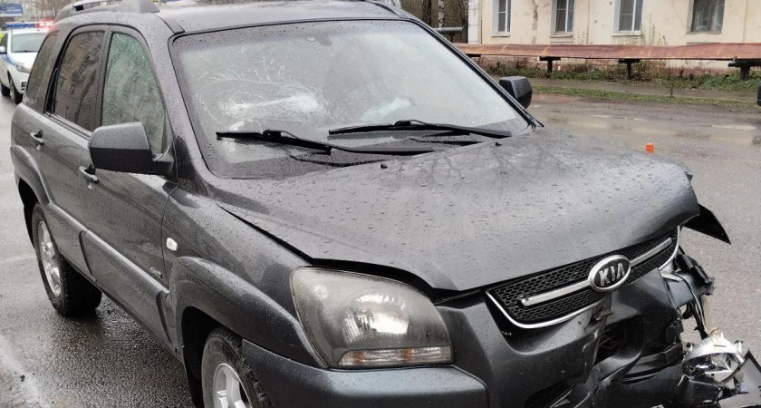 В Кирове на Павла Корчагина из-за столкновения двух иномарок пострадали три человека