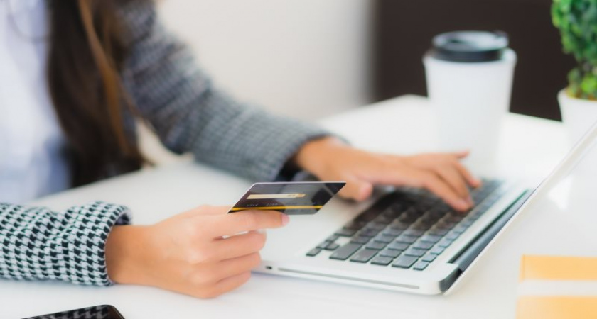 Сбер упростил процедуру выдачи зарплатных карт на предприятиях