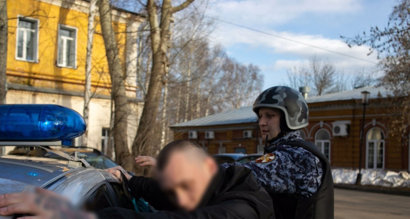 Кировчанин попался при попытке залезть в чужой дом