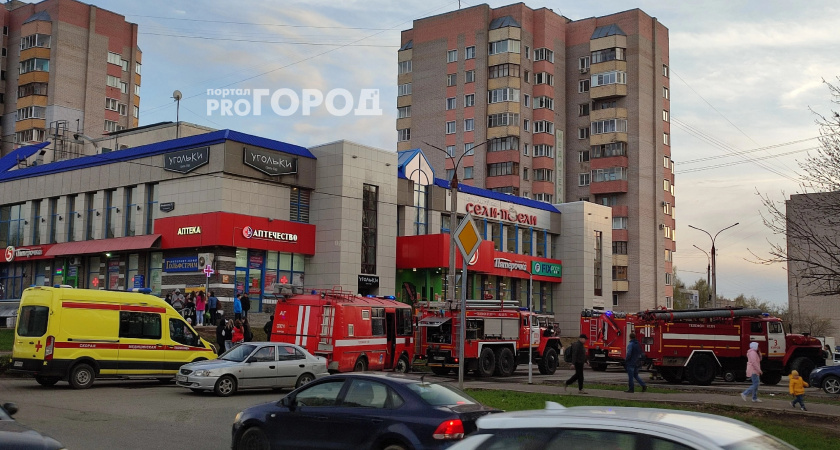 В кировском кафе на улице Менделеева произошел пожар: появились подробности происшествия 