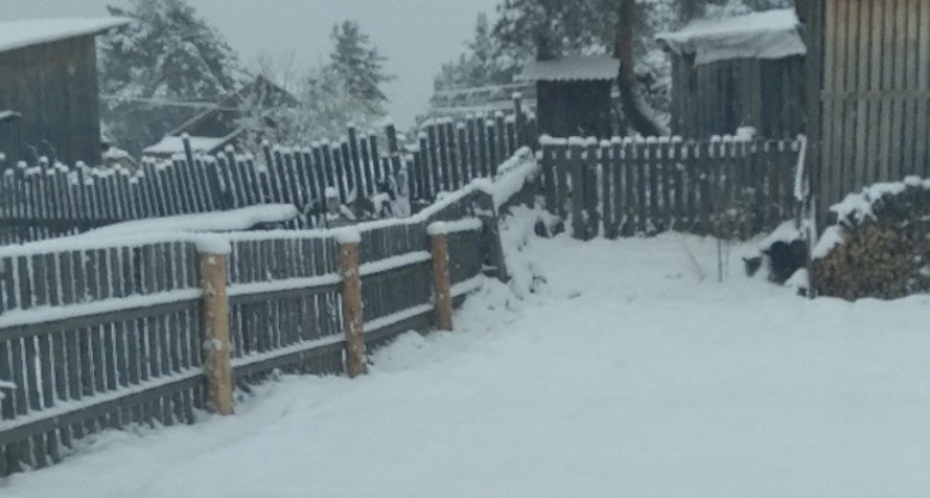 Зима вернулась: Кировскую область засыпало снегом