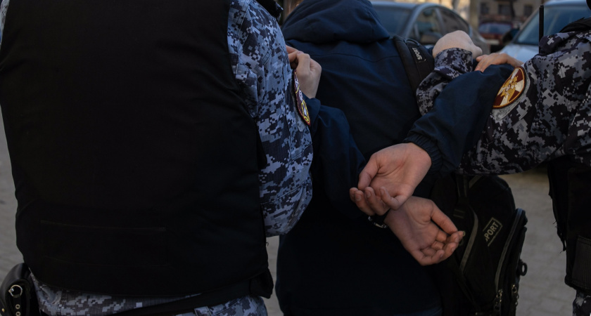 27-летний кировчанин пробрался в закрытый продуктовый магазин 