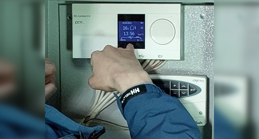 Суд обязал управляющую компанию установить в доме автоматический регулятор горячей воды