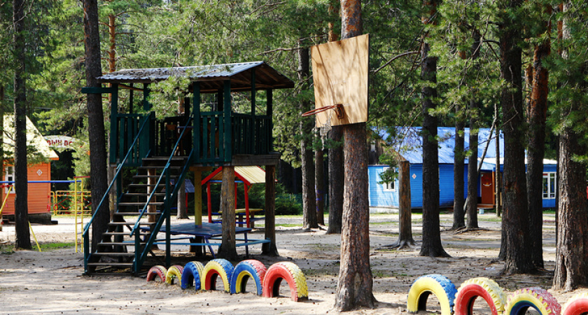 С 17 мая детей участников СВО начнут записывать в летние загородные лагеря