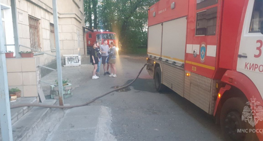 В Кирове произошел пожар в студенческом общежитии