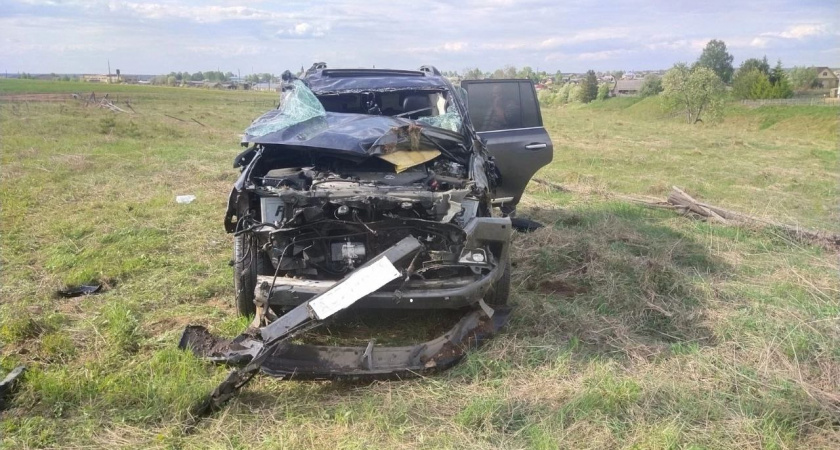 Появились подробности аварии с перевернутой Toyota на одной из трасс Кировской области