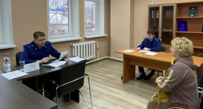 Судебные приставы из Кировской области незаконно забрали у неработающей женщины деньги