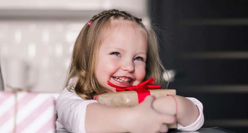 Что делать, если нет денег на подарок ребенку?