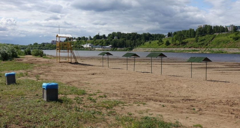 В Кирове официально открыли городской пляж