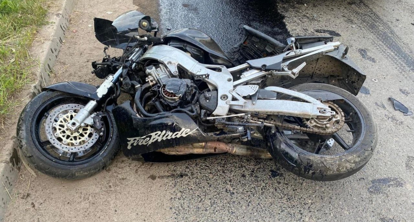 В Кировской области насмерть разбился мотоциклист