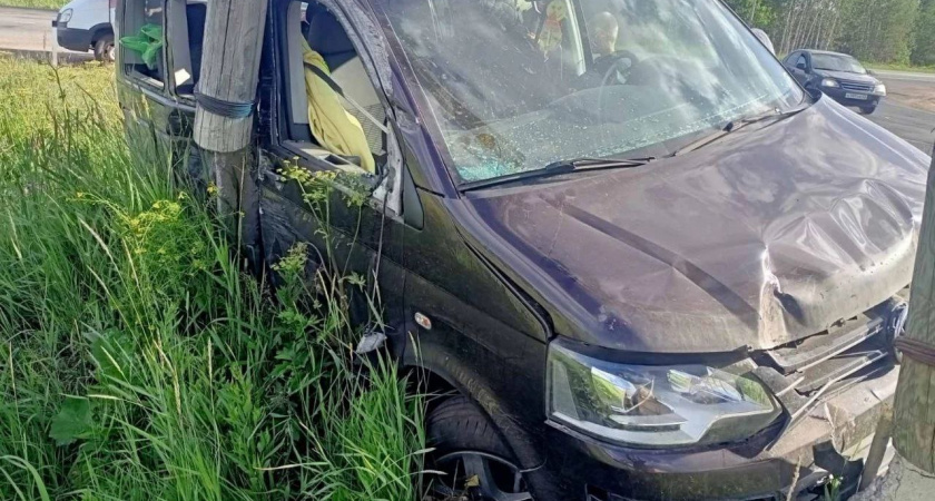 В Кировской области три человека пострадали от столкновения фургона и внедорожника