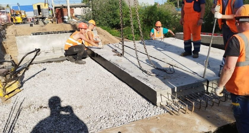 В Кирове на улице Павла Корчагина временно ограничат движение пешеходов по мосту