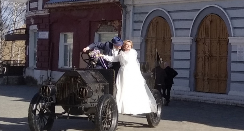 Известно, сколько продлился самый короткий брак в Кировской области