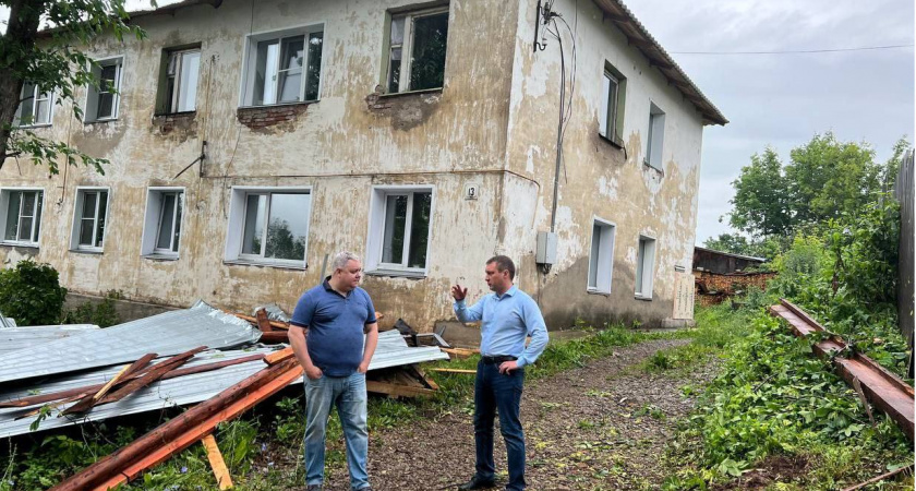 Губернатор Кировской области контролирует ситуацию в регионе после удара стихии
