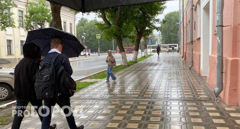 Сотрудники МЧС предупреждают жителей Кирова и области о бушующей непогоде 10 июля