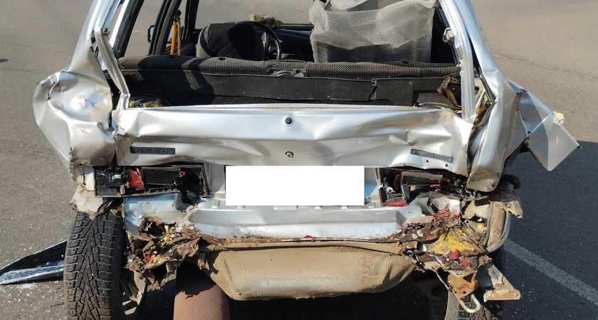  Из "девятки" в MINI Cooper: в ДТП с автобусом на Ленина пострадал водитель ВАЗа