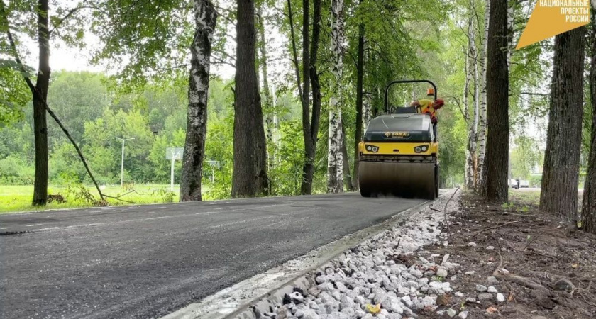 В Кирове на улице Павла Корчагина начали ремонт тротуаров 