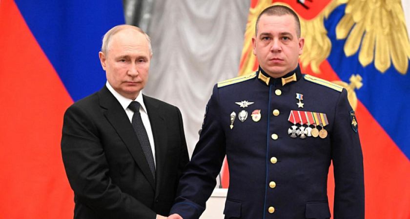 Президент Владимир Путин присвоил уроженцу Кировской области звание "Герой России"