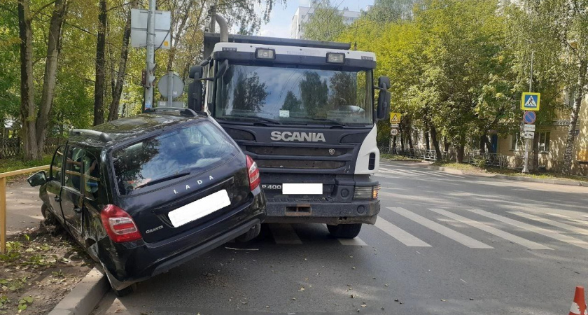 В Кирове на Щорса произошло массовое ДТП: есть пострадавшие