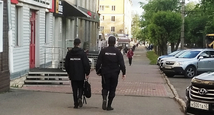 В Кирове сотрудник банка спасла пенсионера от преступников