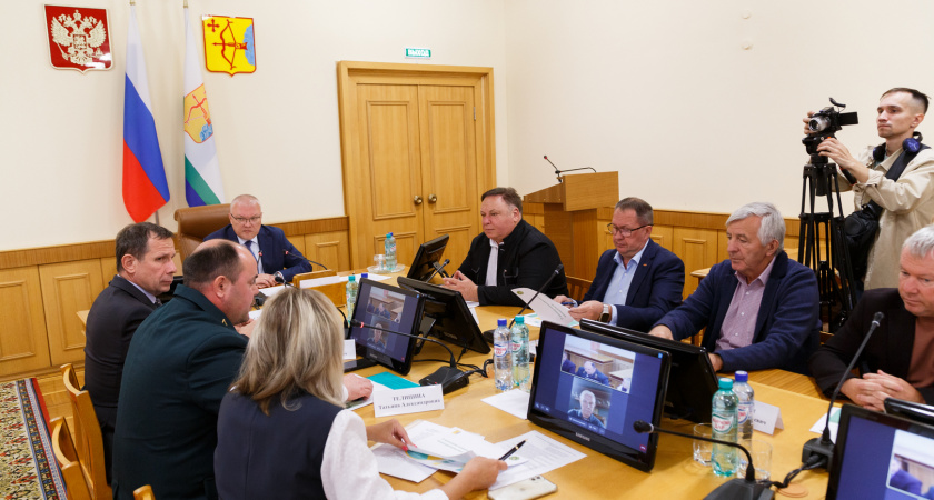 В Кирове прошло совещание по вопросу внесения изменений в лесное законодательство