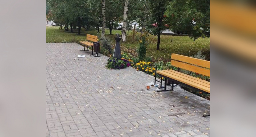 Кировские вандалы разгромили урну на "Шахматной аллее"