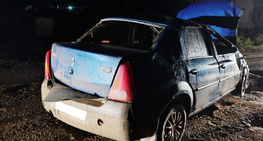 В Кировской области опрокинулась Renault Logan: есть пострадавшие