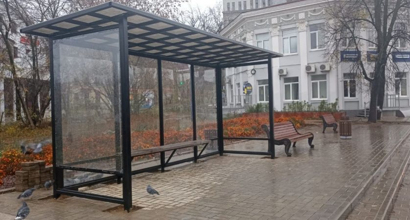 Многострадальную остановку у Трифонова монастыря в Кирове установили спустя почти два года