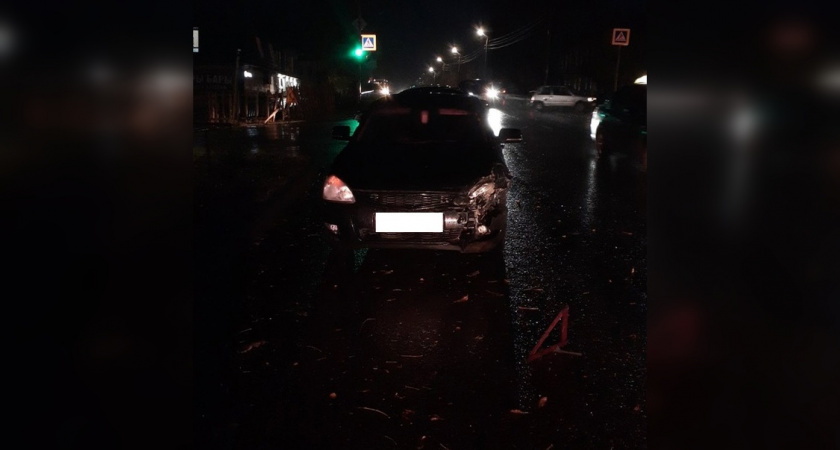 В Кирове на улице Дзержинского молодой водитель "ИЖ" сбил женщину