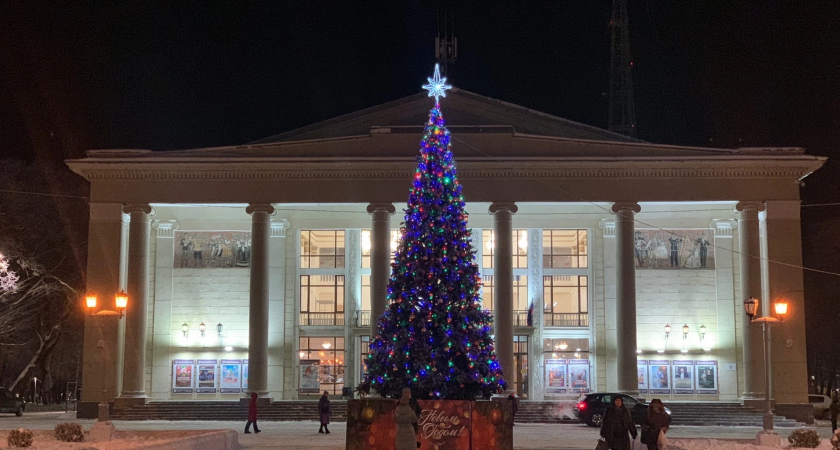 В Кирове установят пять елей с новогодними украшениями стоимостью полмиллиона рублей