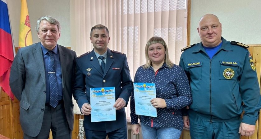 В Кировской области сотрудник УФСИН и его супруга спасли двух тонущих мужчин 