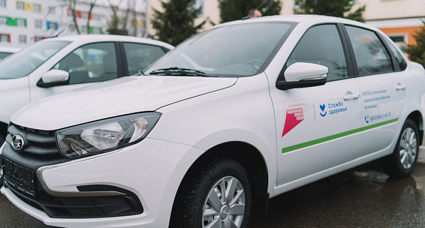В районные больницы Кировской области поступят 75 новых машин