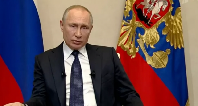 Владимир Путин подписал закон о повышении МРОТ