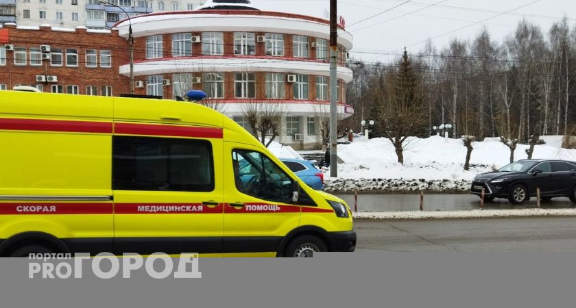 В Кировской области пьяный водитель Renault Logan насмерть сбил 18-летнего велосипедиста