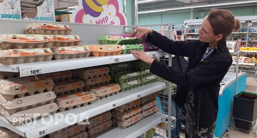 "Похоже, курицы несут "золотые" яйца": кировчан шокировала цена десятка яиц в магазине
