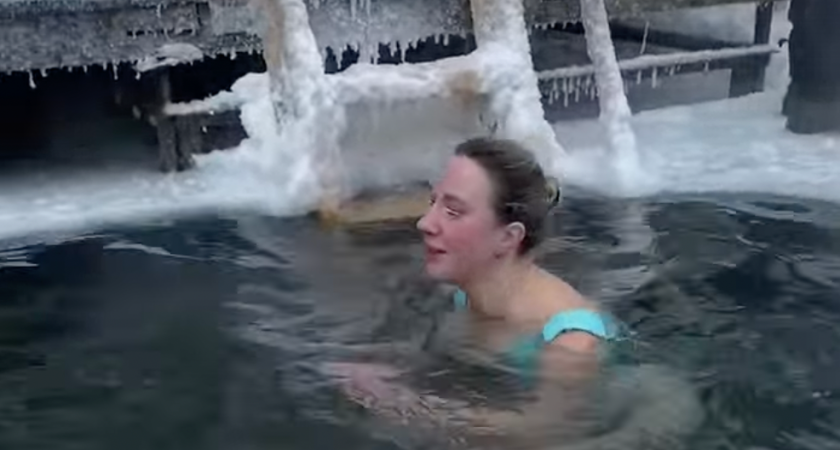 Кировские "моржи" искупались в -36 градусов