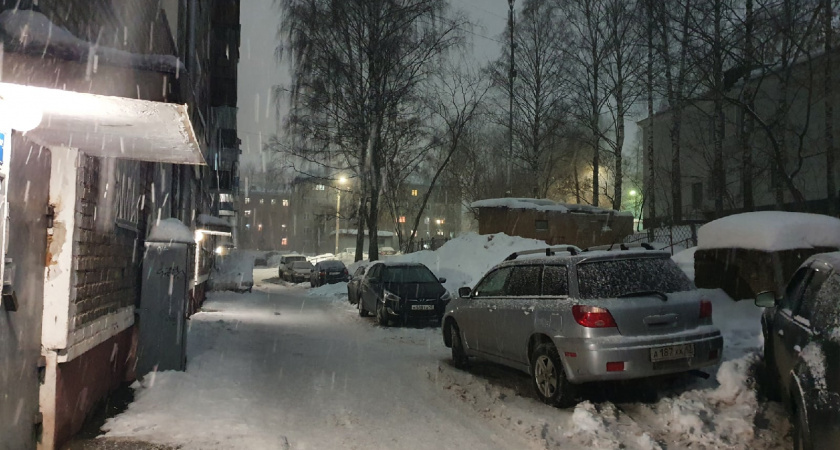 Засек преступника: в Кировской области таксист отвез пассажира в отдел полиции вместо банкомата